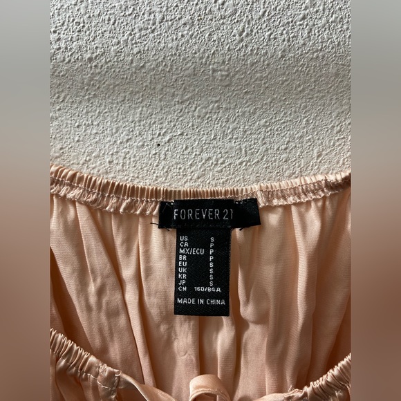 Crop Top🩷 - Picture 4 of 7